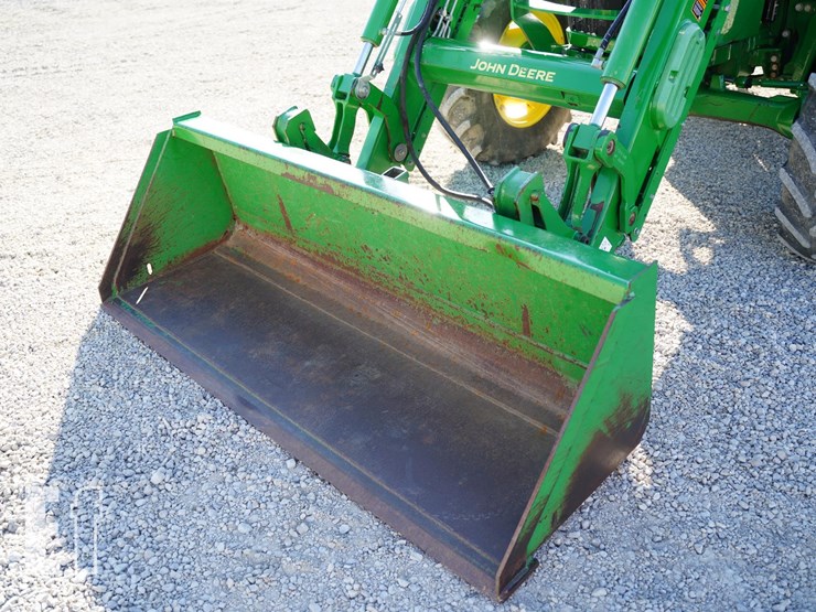 2017-john-deere-5090r-image-16