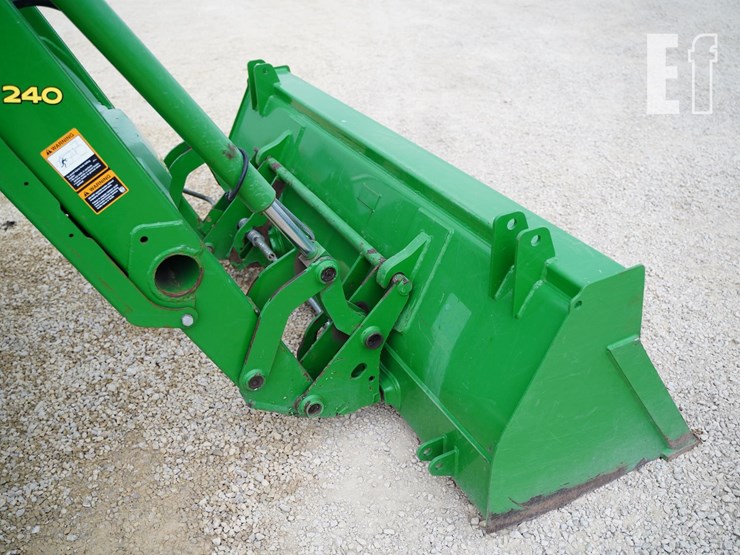 2015-john-deere-5075e-image-17