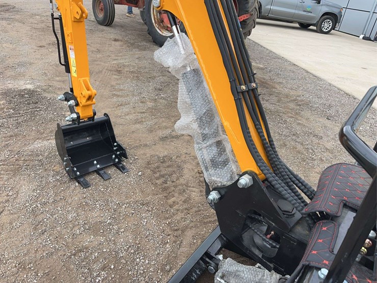 mini-pro-1.5-ton-mini-excavator-image-7