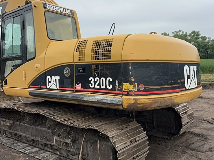 caterpillar-320-image-33