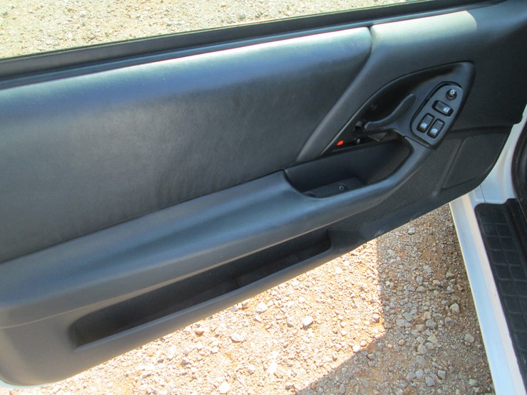 #20-•-#26800-•-1995-chevrolet-camaro-convertible-2g1fp32pxs2140553-image-19