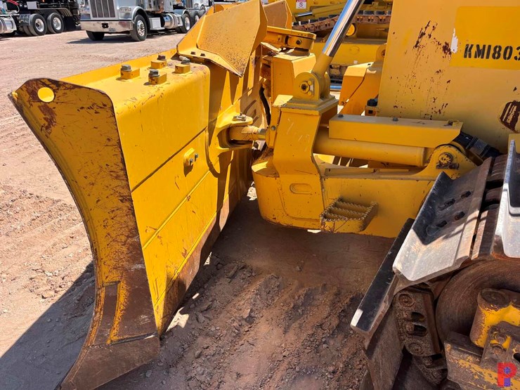 2018-komatsu-d65wx-18-image-12