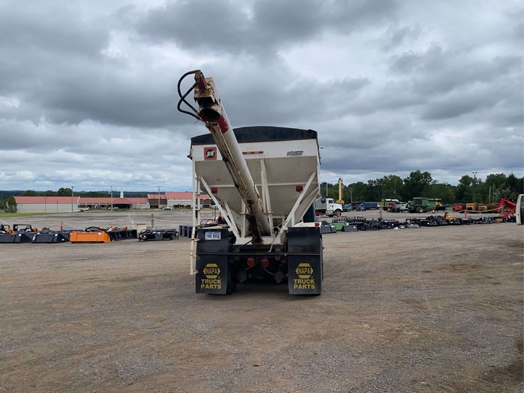 1988-international-dry-fertilizer-truck-image-6