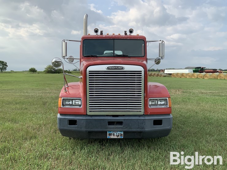 2000-freightliner-fld120-image-2
