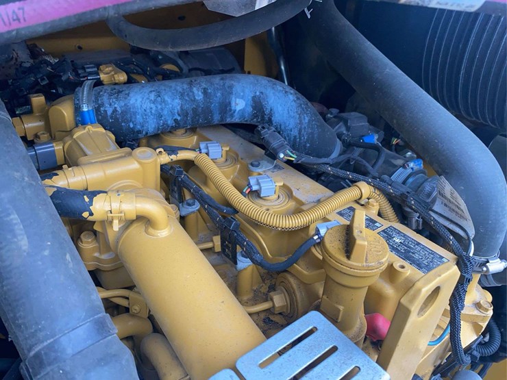 2023-caterpillar-236d3-image-17