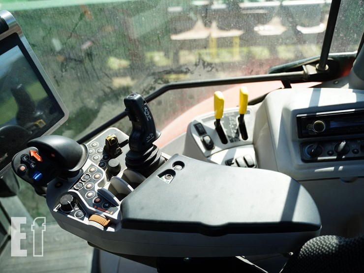 2018-kubota-m7-151-image-32