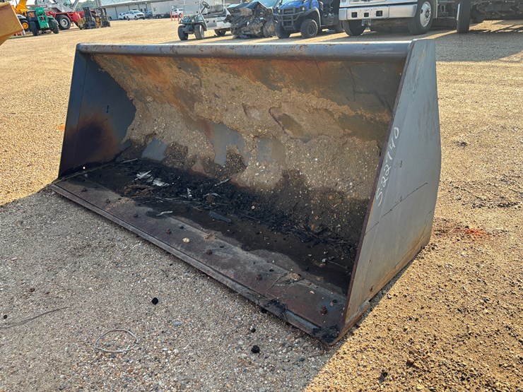 #22940-•-gp-loading-bucket-image-1