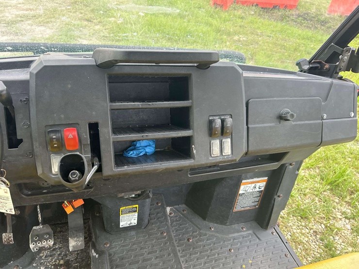 2020-john-deere-gator-xuv-835m-image-14