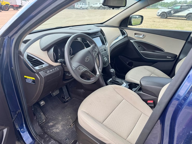 2018-hyundai-santa-fe-image-8