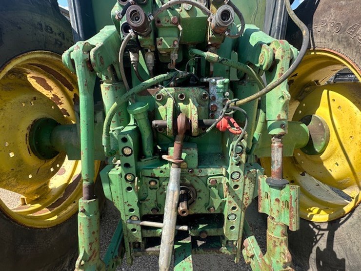 john-deere-6400-image-11