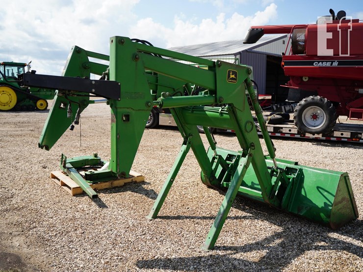 john-deere-245-image-5
