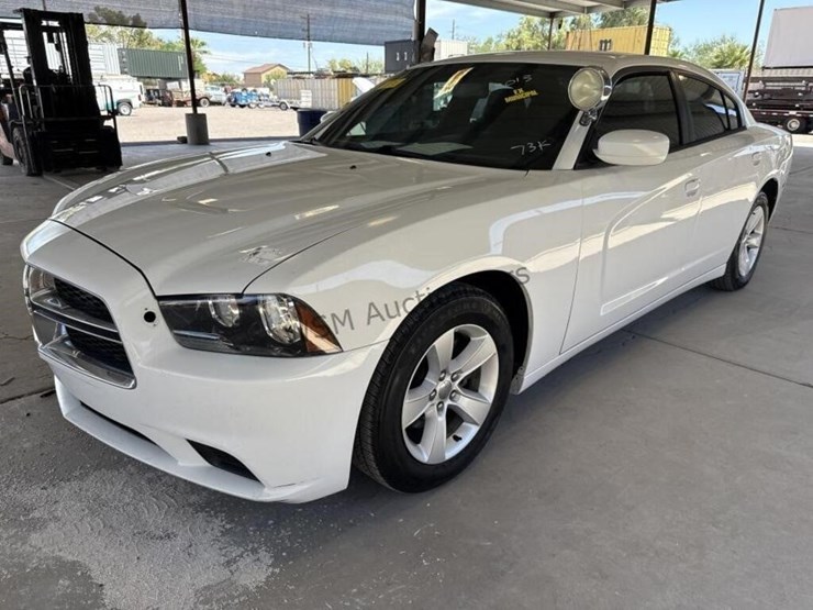 2013-dodge-charger-se-sdn-image-4