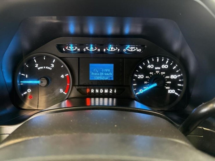2017-ford-f550-image-21