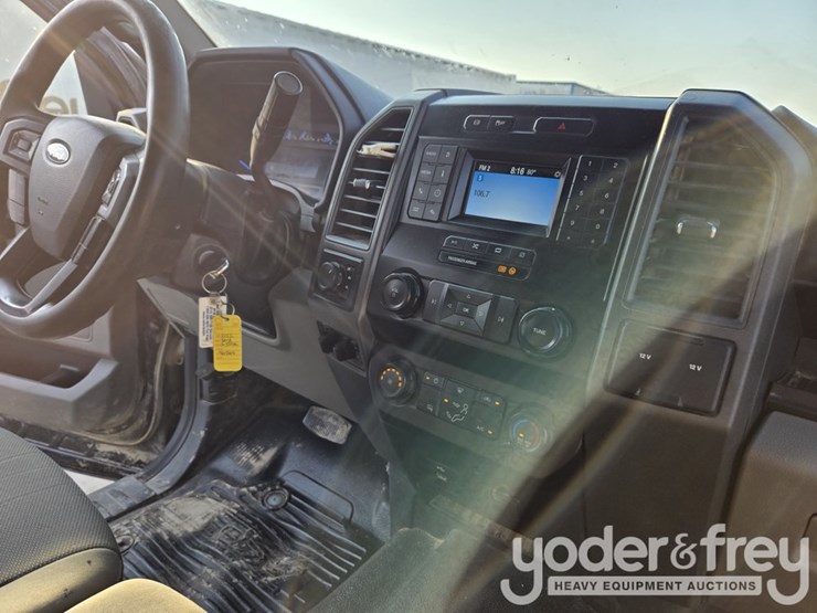 2022-ford-f350-xl-image-52