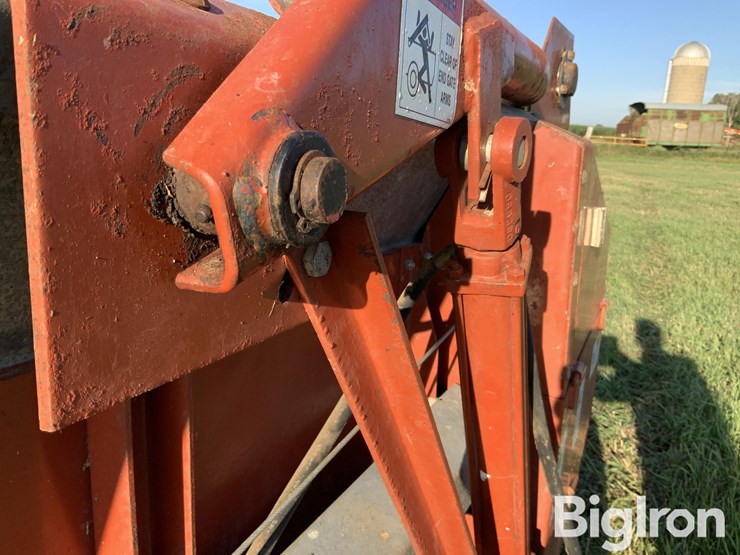 hesston-s370-image-12