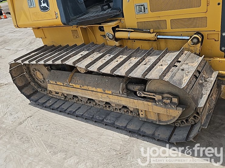 2016-deere-450j-image-12