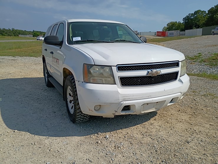 2010-chevrolet-tahoe-image-14