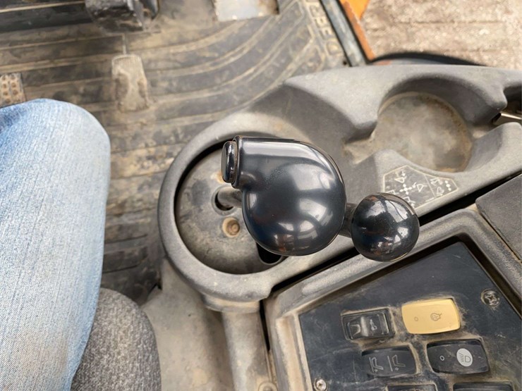 2007-deere-410j-image-28