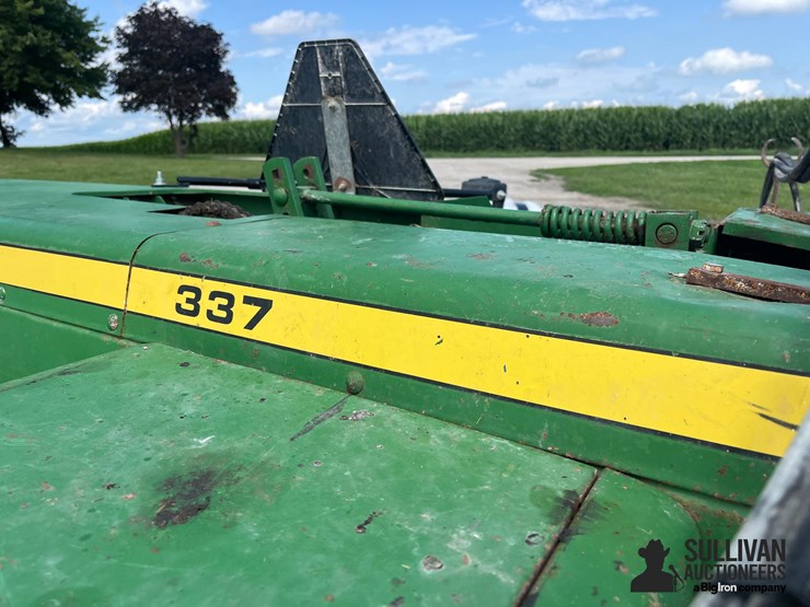 john-deere-337-image-13