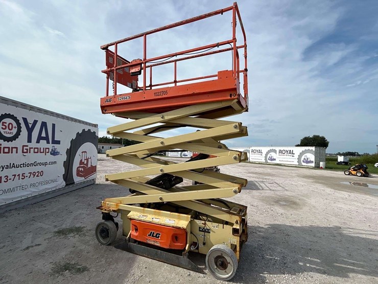 2018-jlg-3246es-image-4
