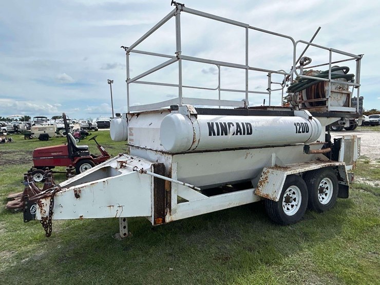 kinkaid-1200-ls-ph-towable-hydroseeder-image-1