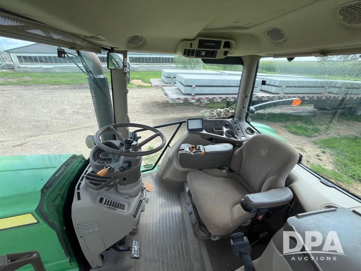 2014-john-deere-6140r-image-42