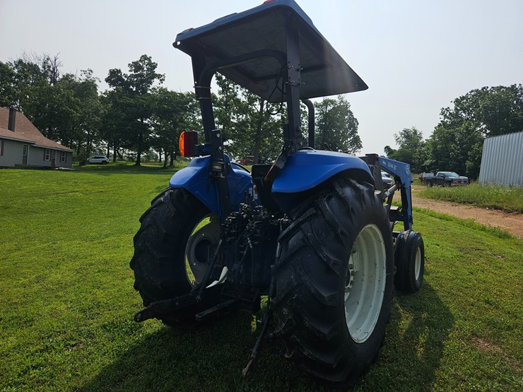new-holland-tb110-image-9