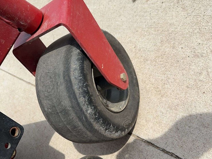 toro-titan-mx5400-zero-turn-mower-image-7