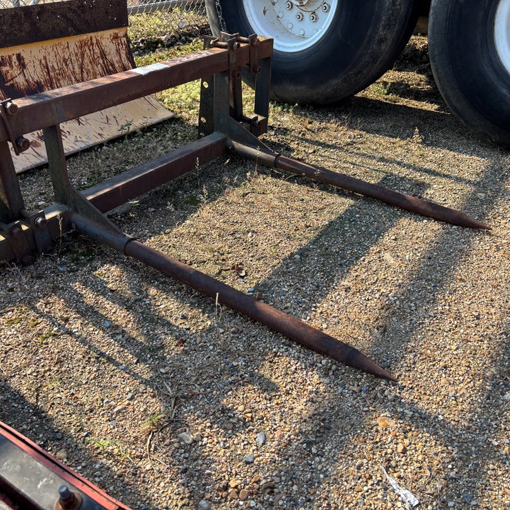 #22967 • SET OF HAY FORKS
