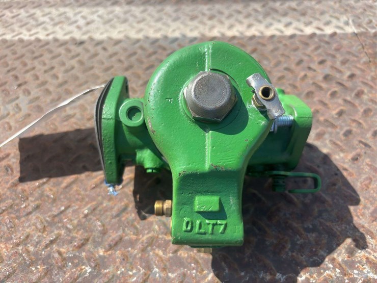 marvel-schebler-dltx-18-carburetor-image-6