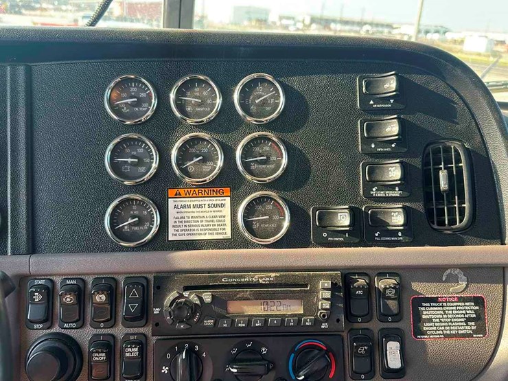 2013-peterbilt-367-image-11