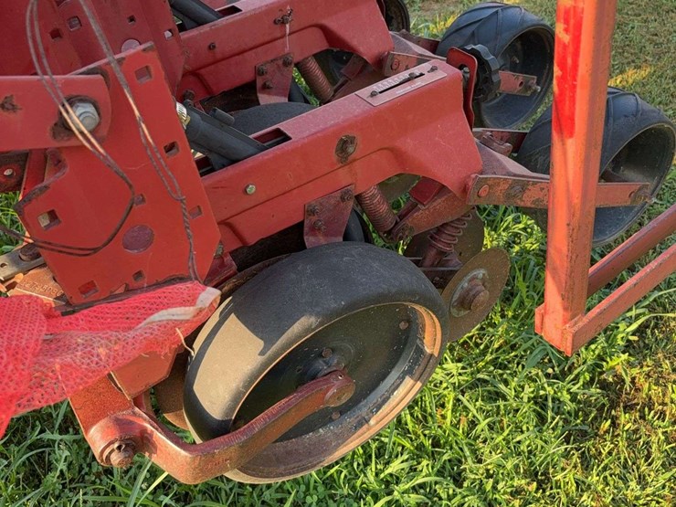 case-5400-drill,-20ft,-soybean-special,-yetter-no-till,-with-markers-image-10
