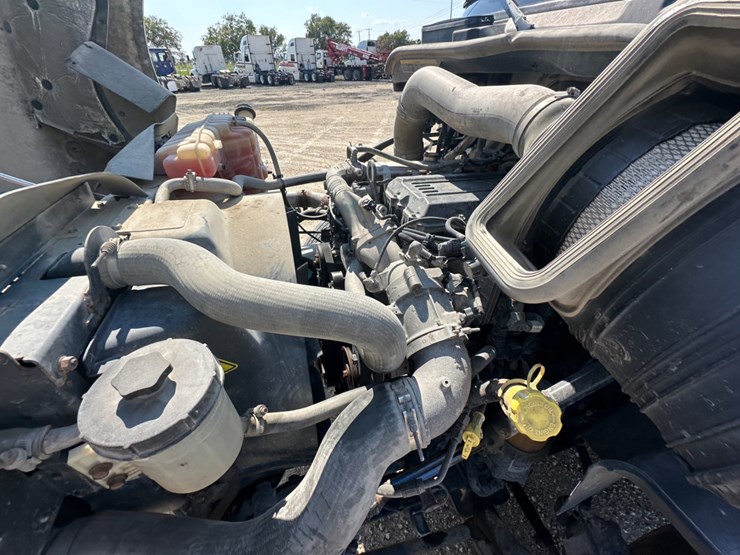 international-prostar-image-13