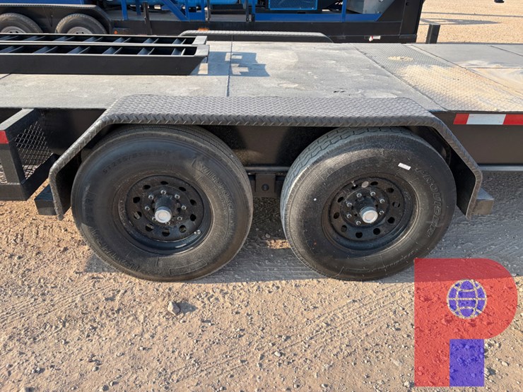 2013-summit-24’-x-6.5’-t/a-gooseneck-trailer-image-7