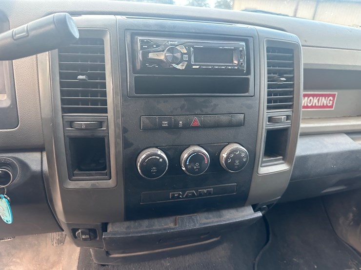 2011-dodge-1500-image-52