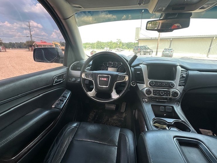 2015-gmc-yukon-image-37