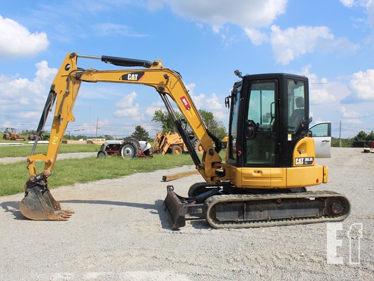 caterpillar-305.5e2-cr-image-1