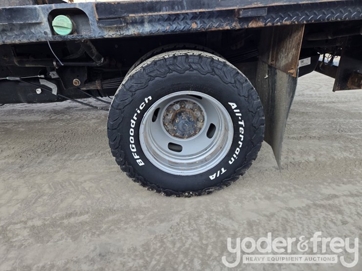 2022-ford-f350-xl-image-14