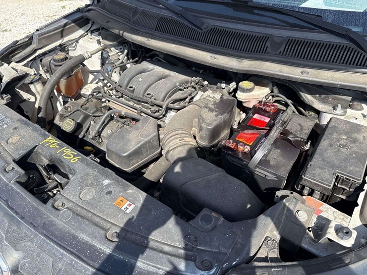 2016-ford-explorer-image-9