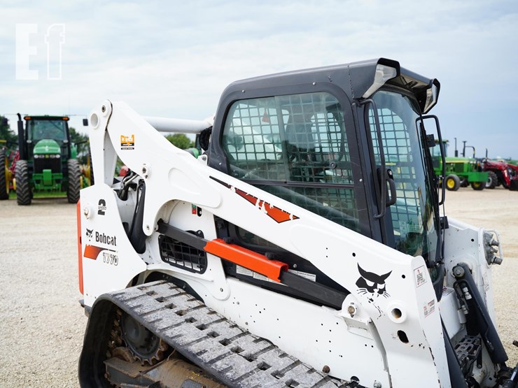 2022-bobcat-t770-image-17