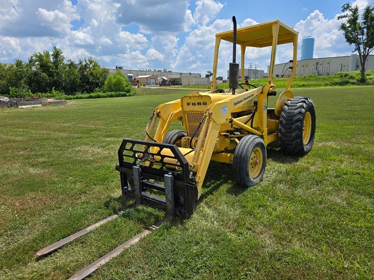 ford-tractor-image-1