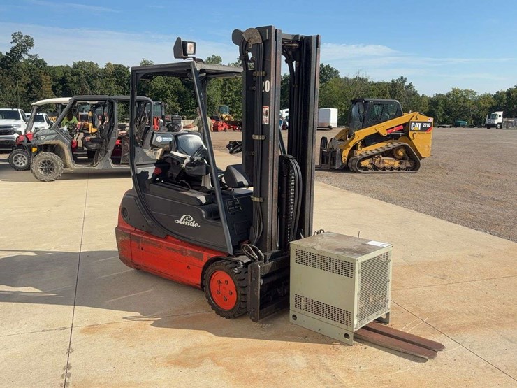 linde-e18c-02-forklift-image-2