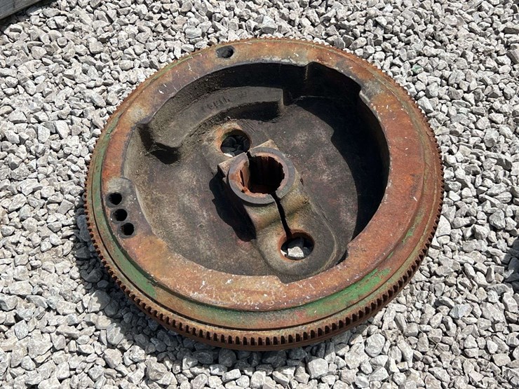 john-deere-model-g-flywheel-image-4