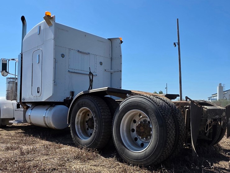 2007-peterbilt-379-image-45