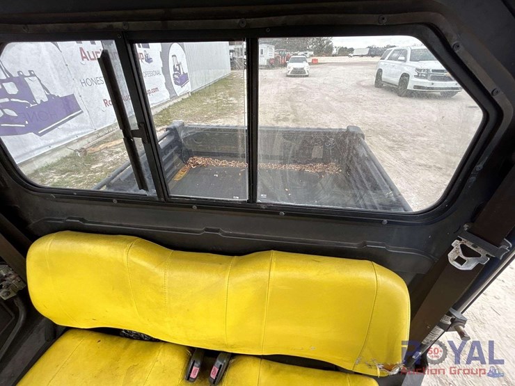2017-john-deere-gator-image-23