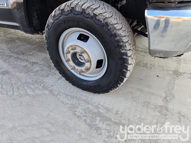 2022-ford-f350-xl-image-21