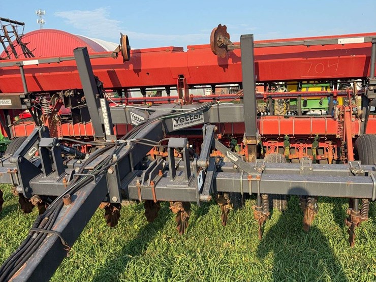 case-5400-drill,-20ft,-soybean-special,-yetter-no-till,-with-markers-image-3