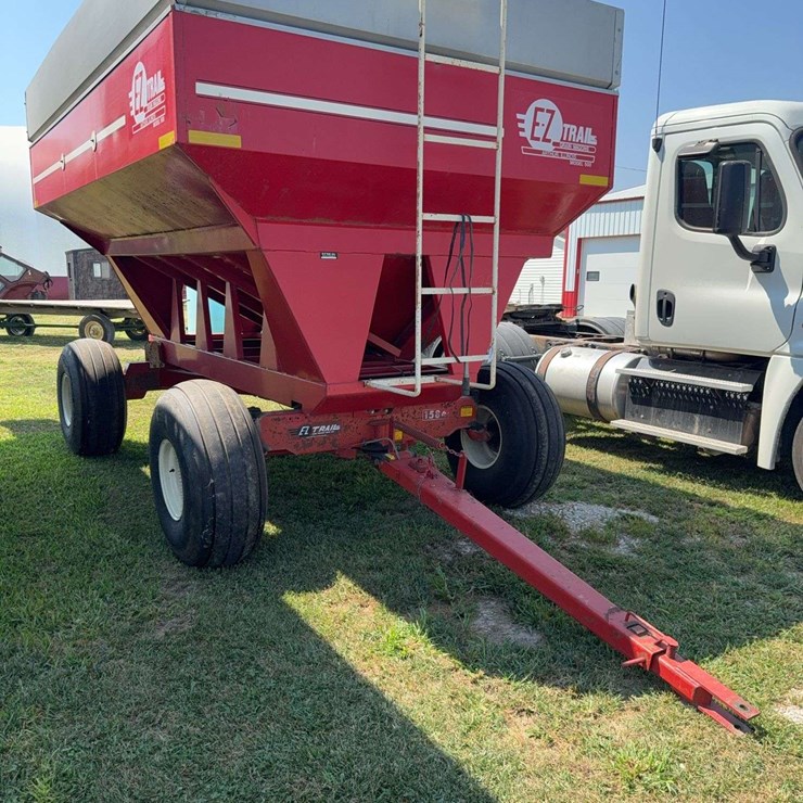 E-Z Trail Model 500 Gravity Wagon, Surge Brakes, Left Hand Unload