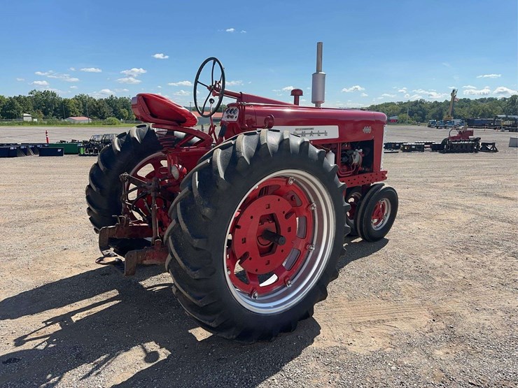 1955-farmall-400-2wd-tractor-image-3