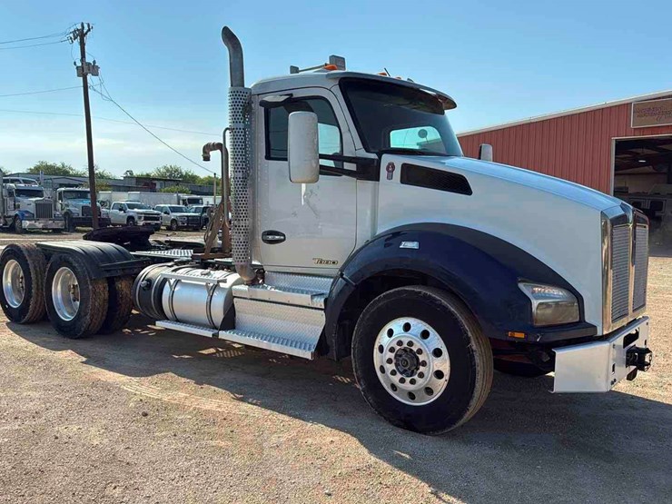 2019-kenworth-t880-image-3